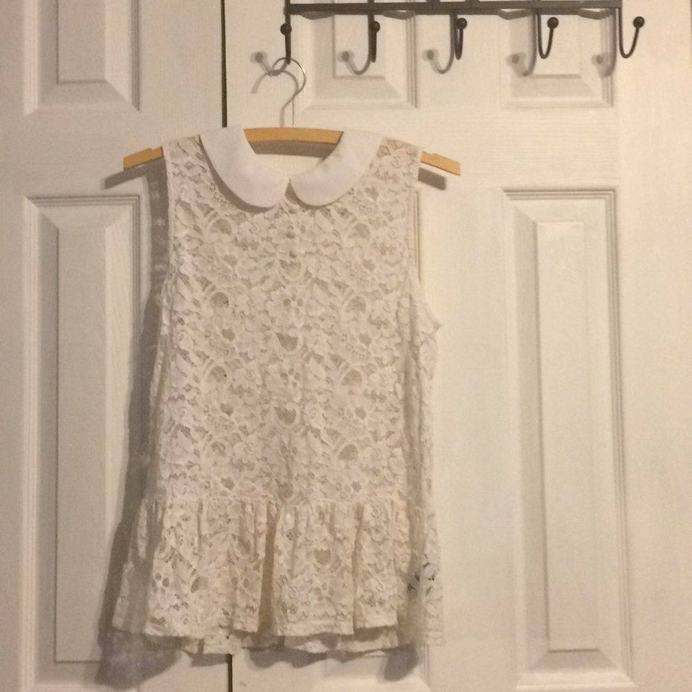 Lace forever 21 top with a collar